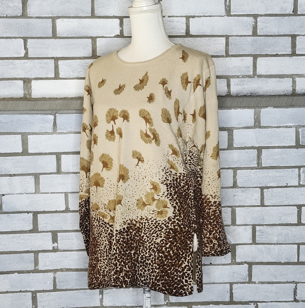 •In-Knit Women's Long Sleeve Brown Tan Leaf Print Light Sweater Medium Tunic